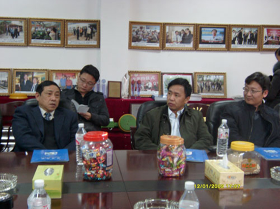 國(guó)家知識(shí)產(chǎn)權(quán)局甘紹寧副局長(zhǎng)一行來我公司視察工作