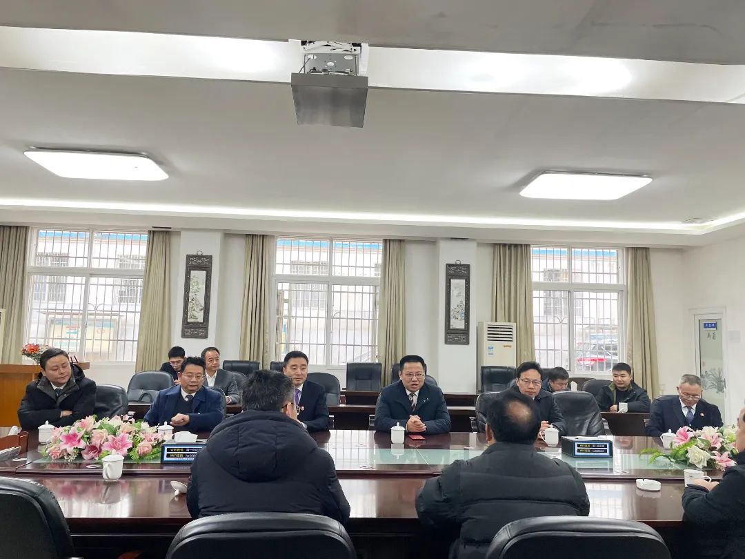 韶山市委市政府領(lǐng)導(dǎo)一行新年慰問(wèn)【恒欣股份】